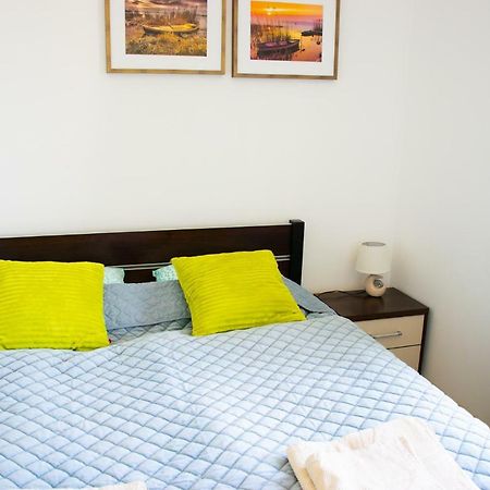 Grey & White Pogodne Apartment Kolobrzeg Bagian luar foto