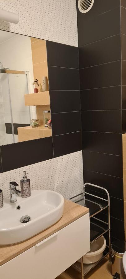 Grey & White Pogodne Apartment Kolobrzeg Bagian luar foto
