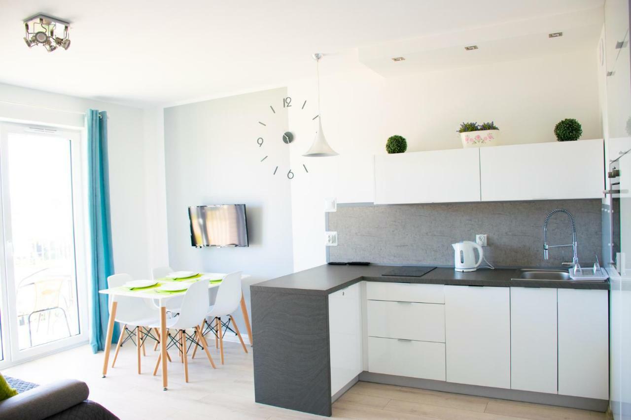 Grey & White Pogodne Apartment Kolobrzeg Bagian luar foto