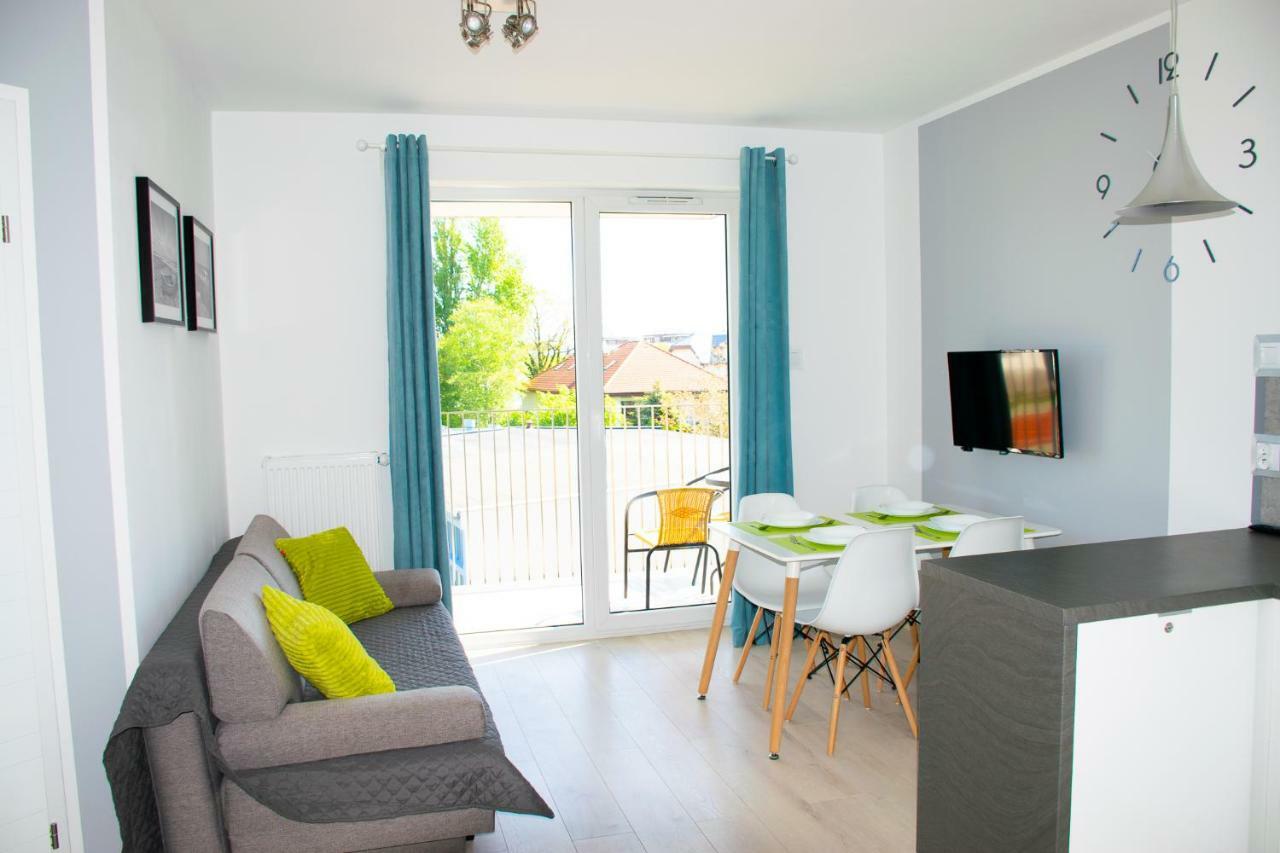 Grey & White Pogodne Apartment Kolobrzeg Bagian luar foto